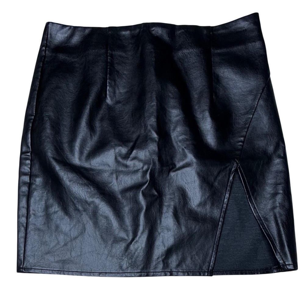 Lulus Black Vegan Faux Leather Mini Skirt with Side Slit Size S T9